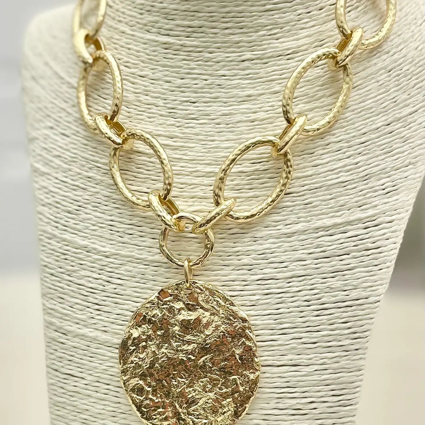 Hammered Chain Pendant Necklace
