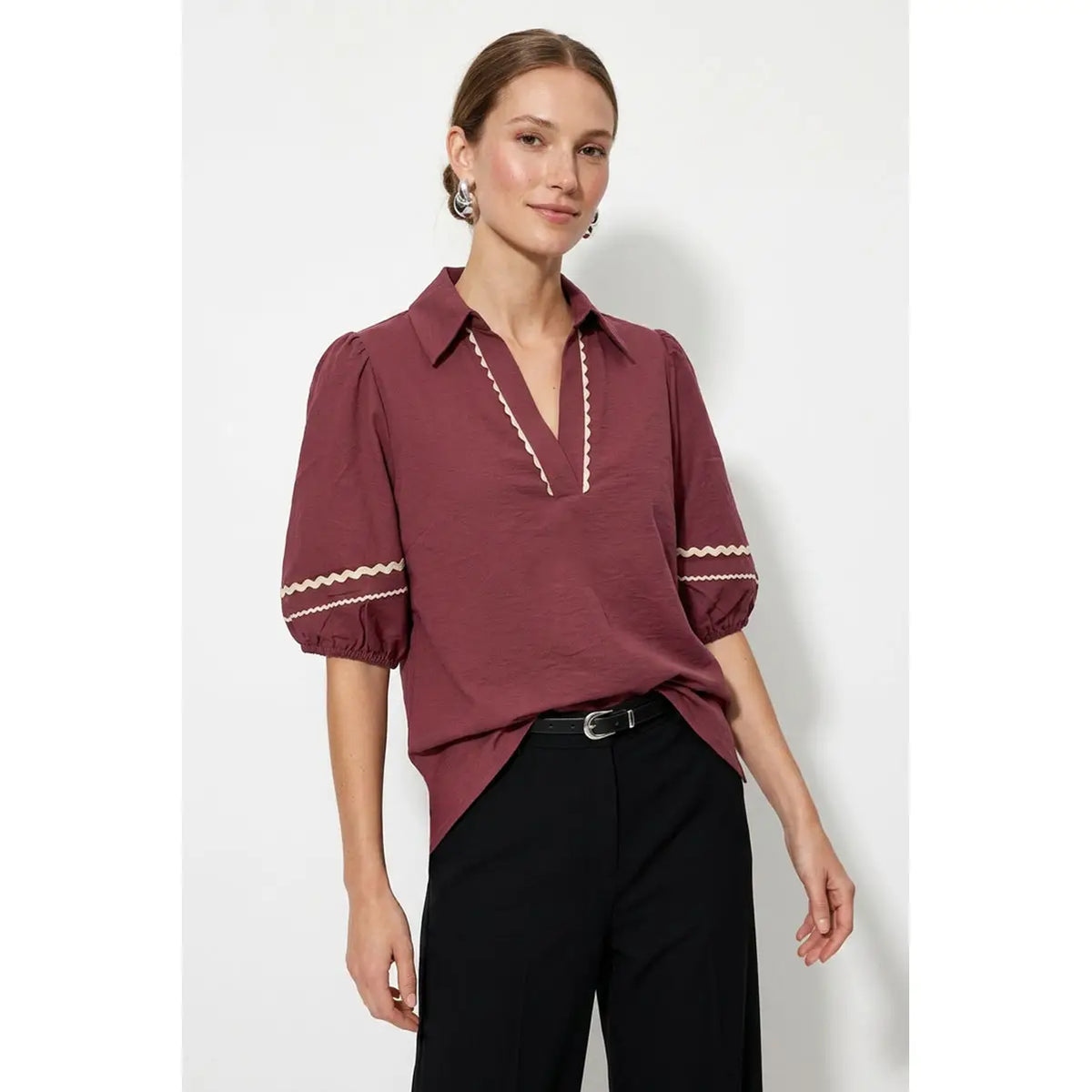 Contrast Trim Puff Sleeve Top
