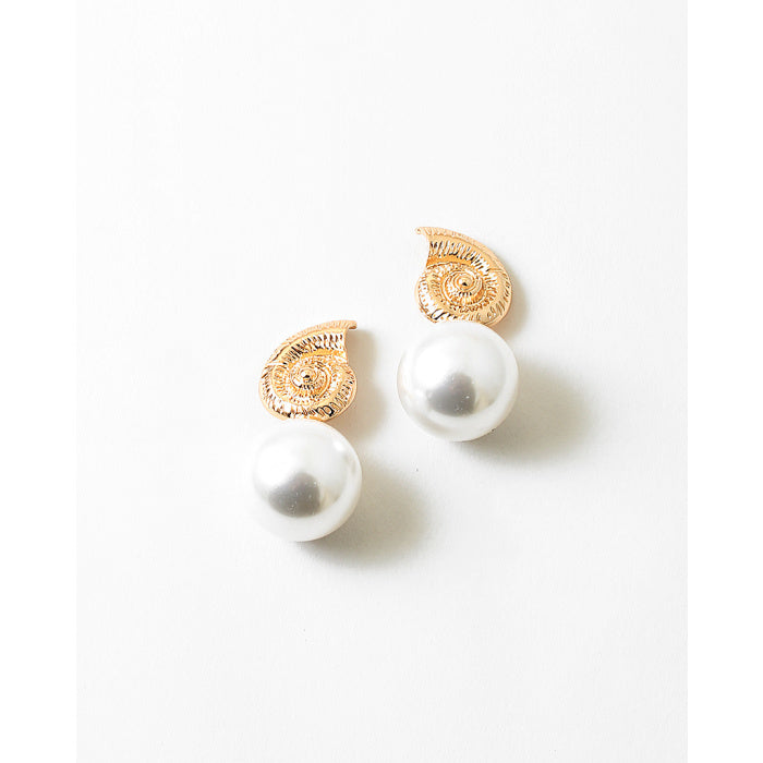 Shell Pearl Earring