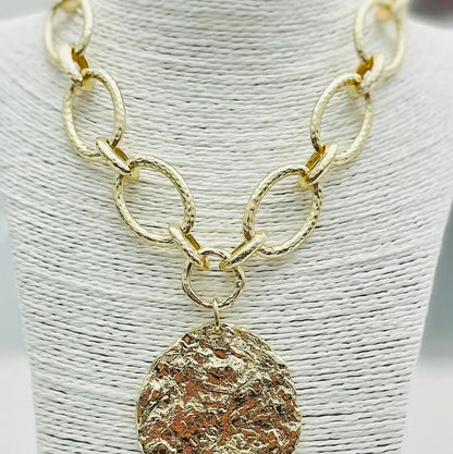 Hammered Chain Pendant Necklace