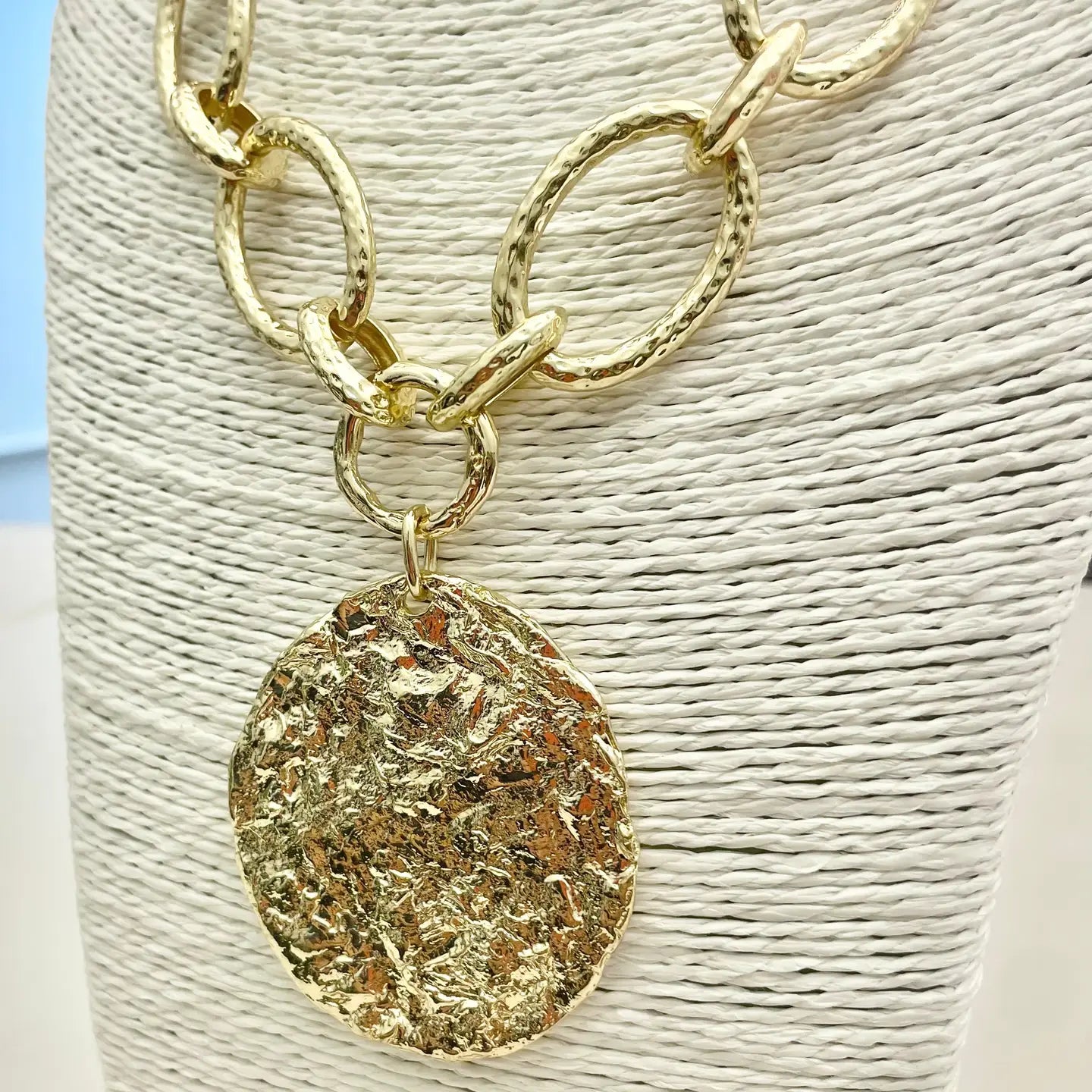 Hammered Chain Pendant Necklace
