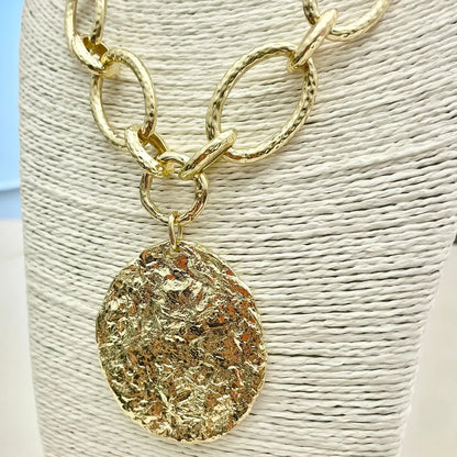 Hammered Chain Pendant Necklace